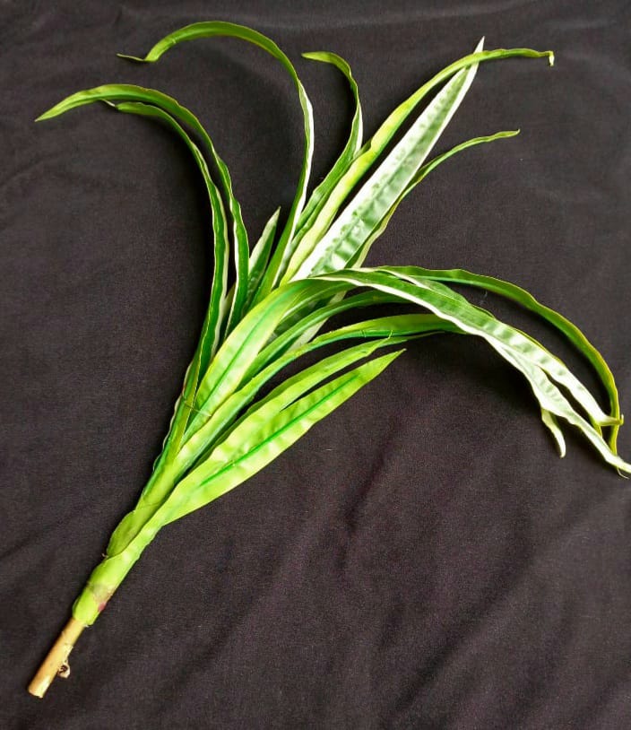 grass green white mixed bunch