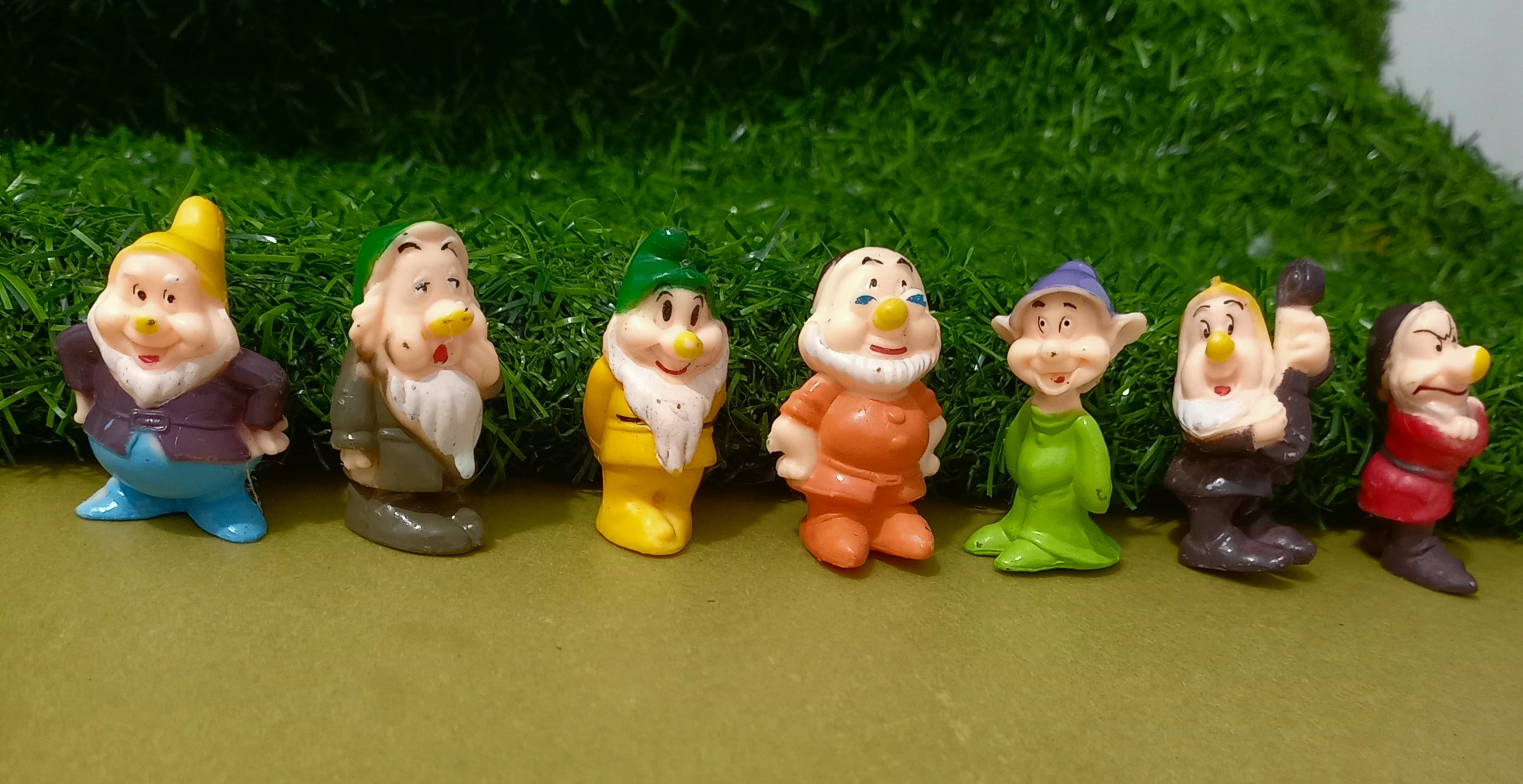 Elves set of 7