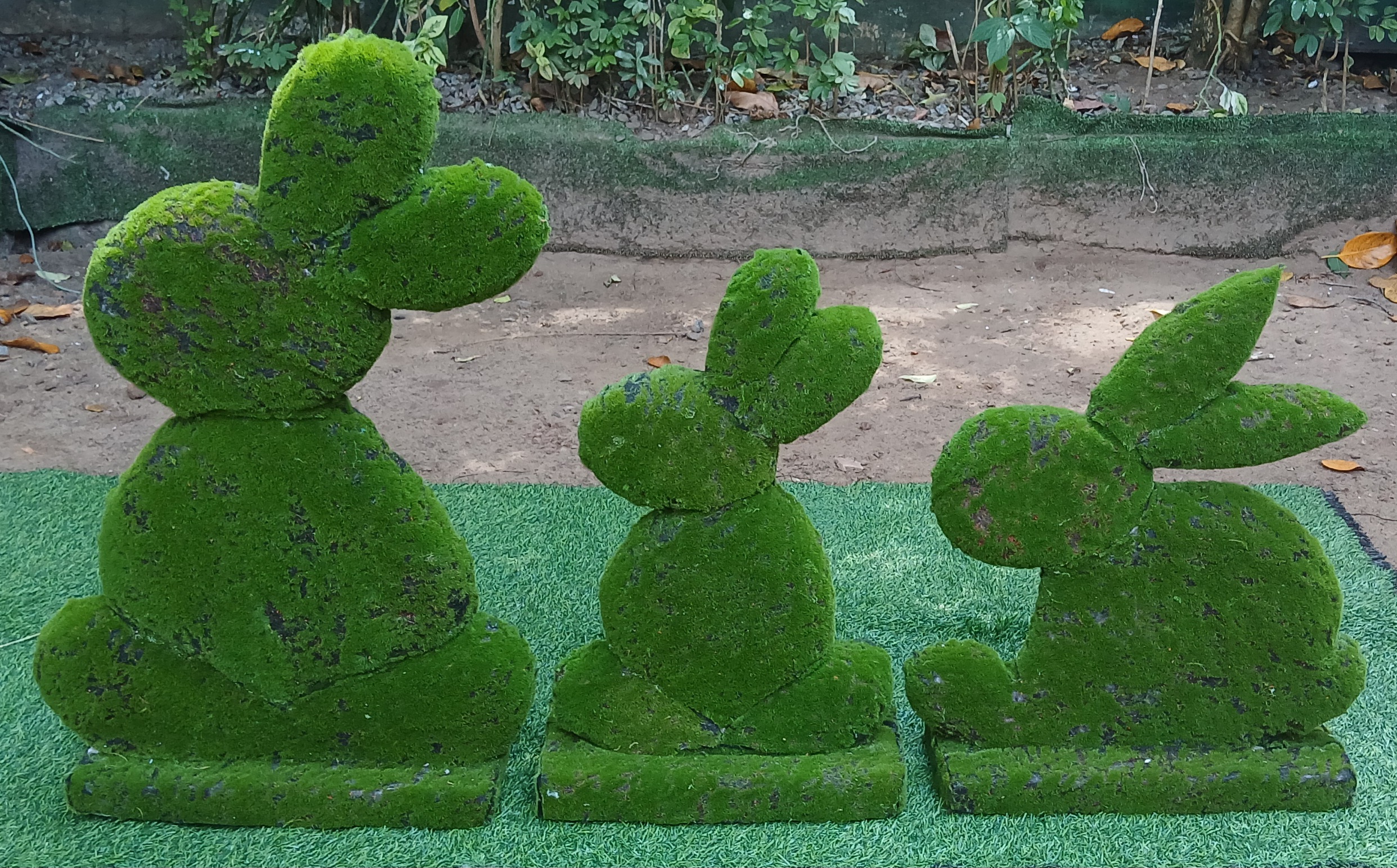 03 Pcs Moss Rabbits Set