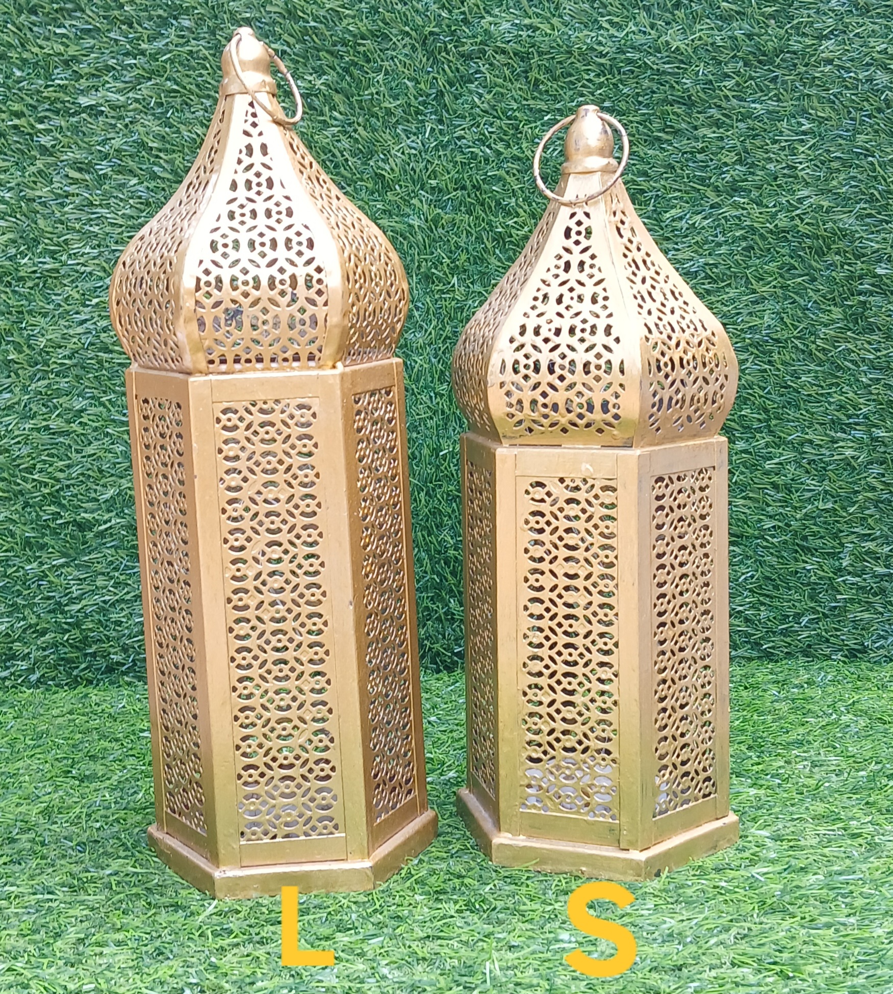 PV 402 B6 Lantern Gold With Fairy Light - Small (AAA batteries not included)3 required - NNS