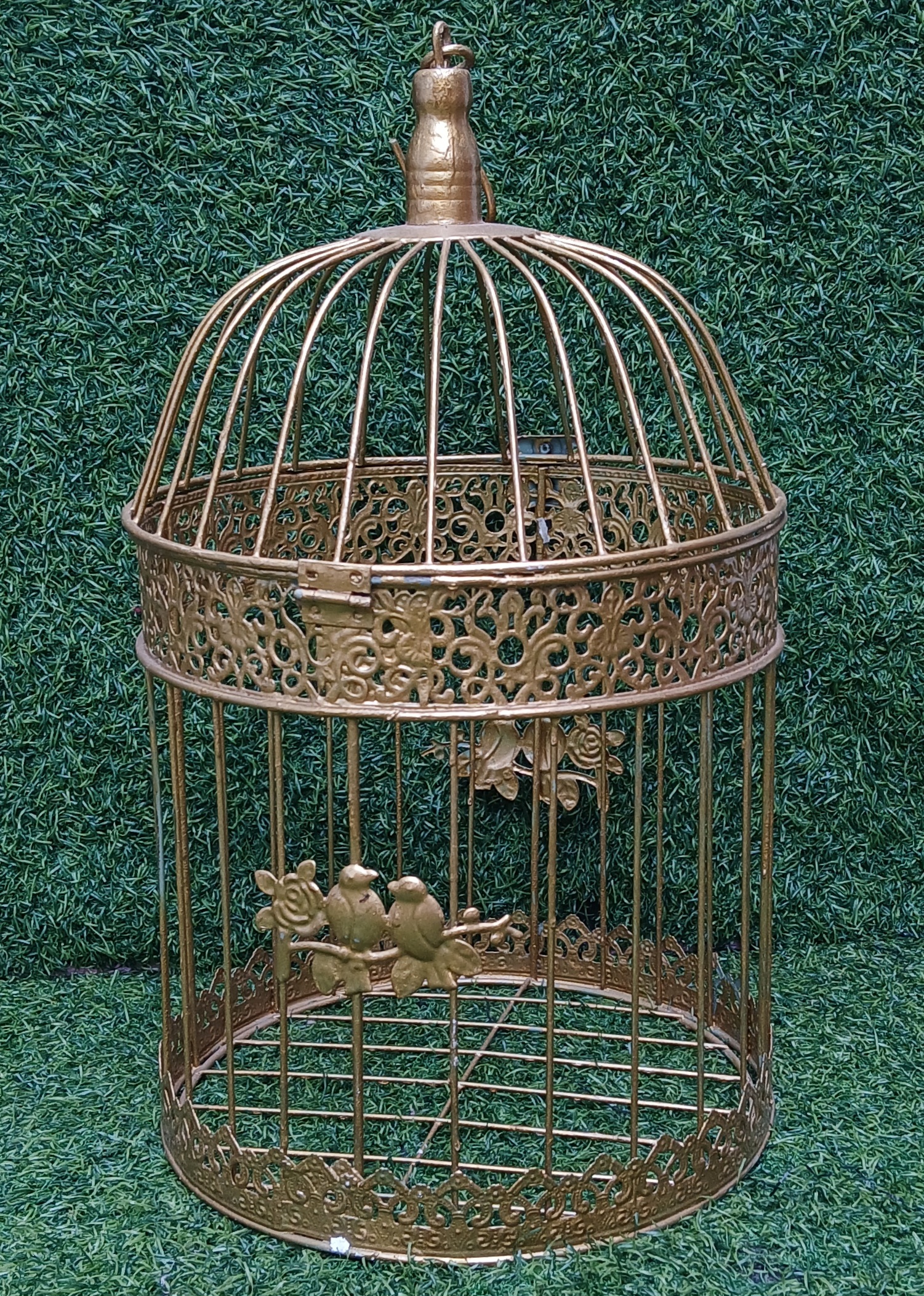 Height : 17 Inches
Diameter : 10 Inches