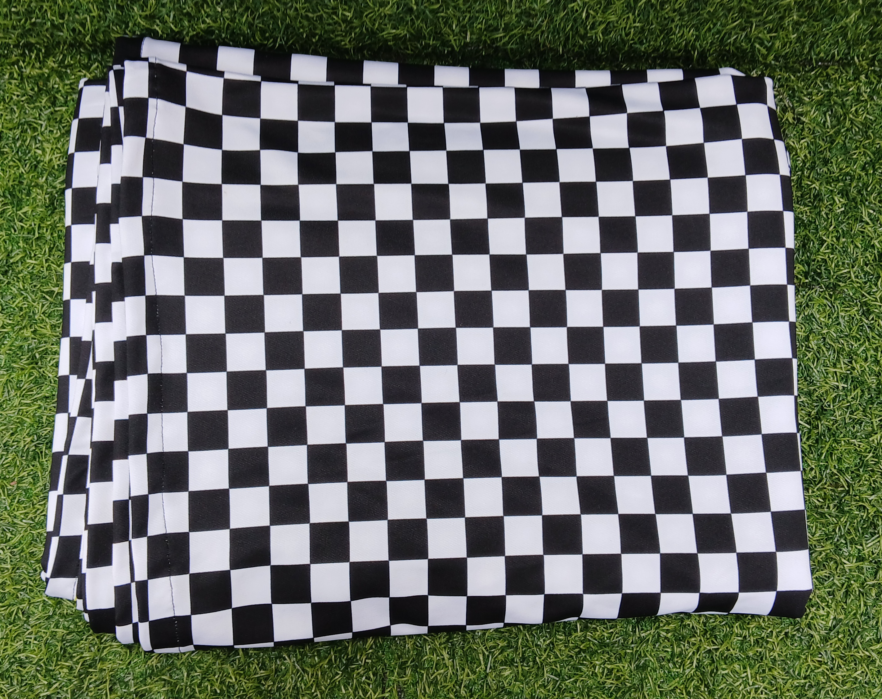 Black And White Check Cloth For Picnic - Table Clothes