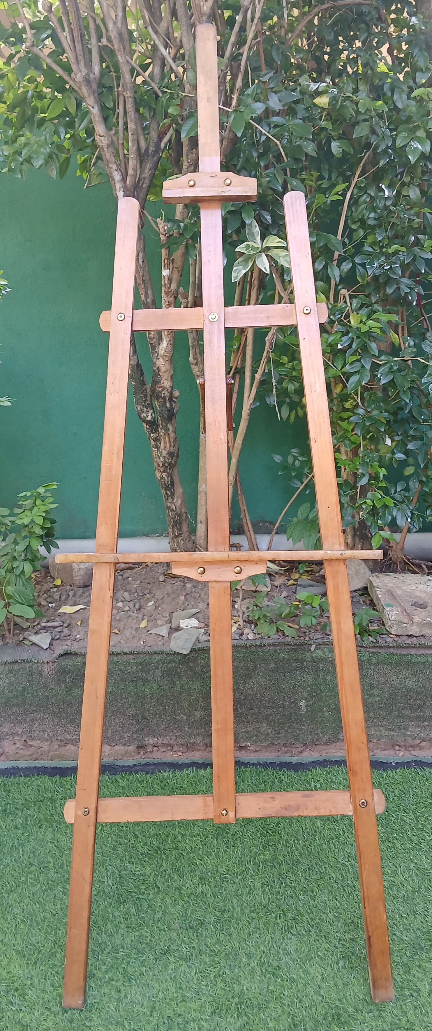 W 22” 
Total Height 68”