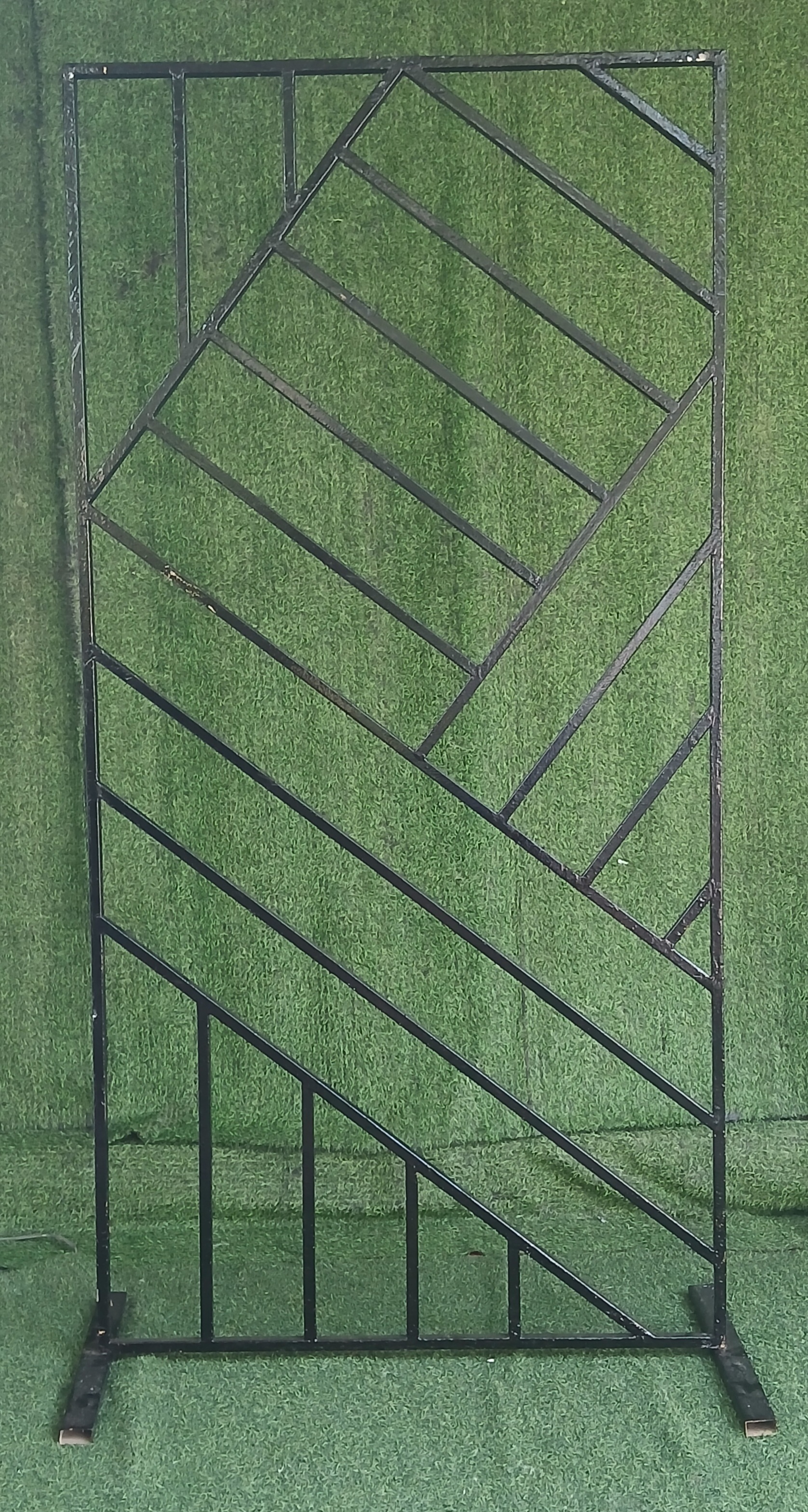 Height : 7 Feet
Width : 3.5 Feet