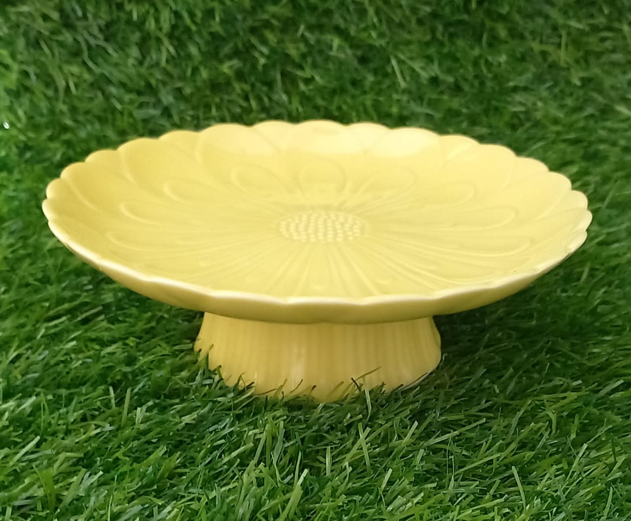 D 6.5"  H 2"