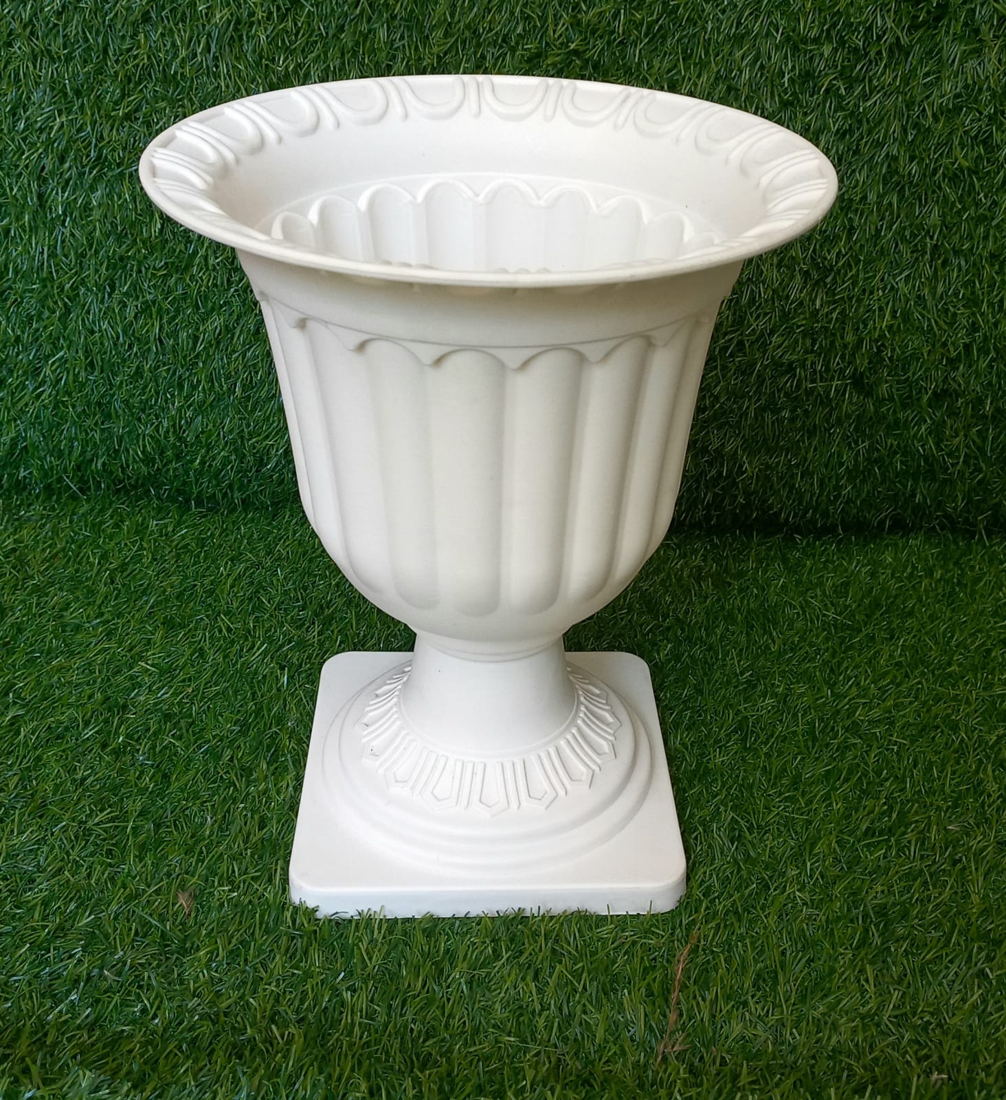 White D 8 H 11.5