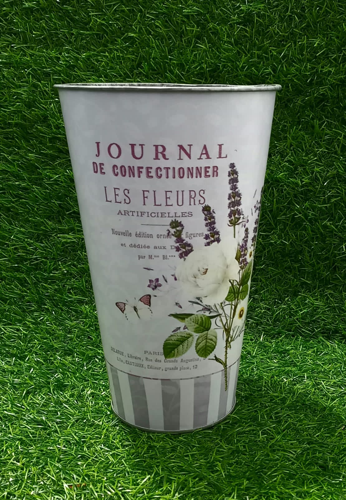 D 5.5 H 8.5
With flowers H 17