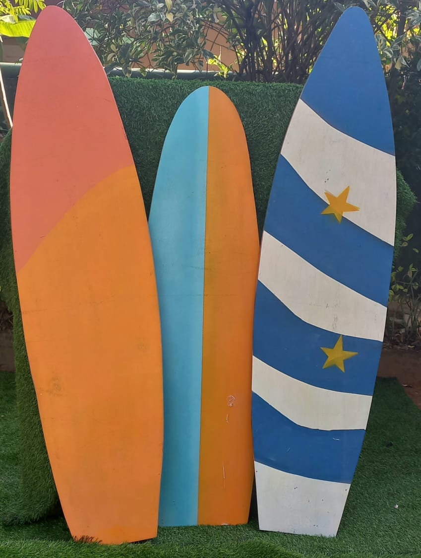 Height 60, 71 and 72 inches
Width 18 inches