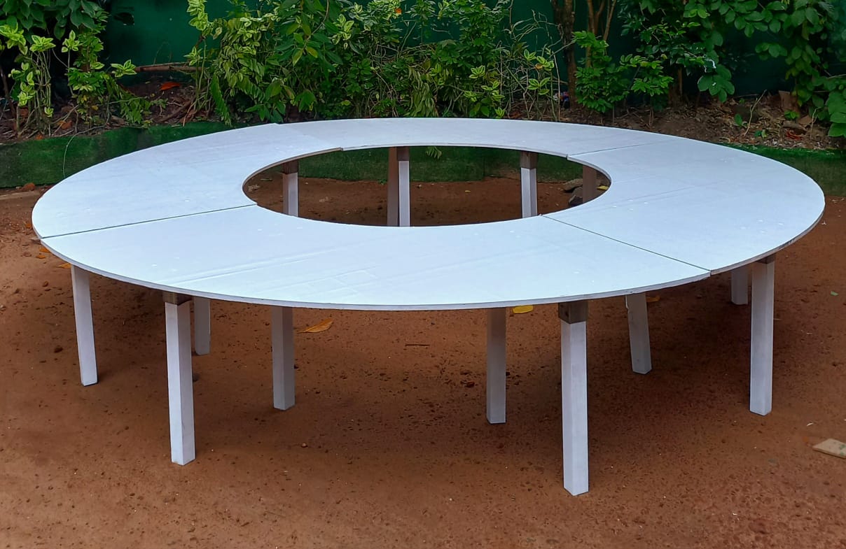 Height : 2.5 Feet
Diameter : 8 Feet