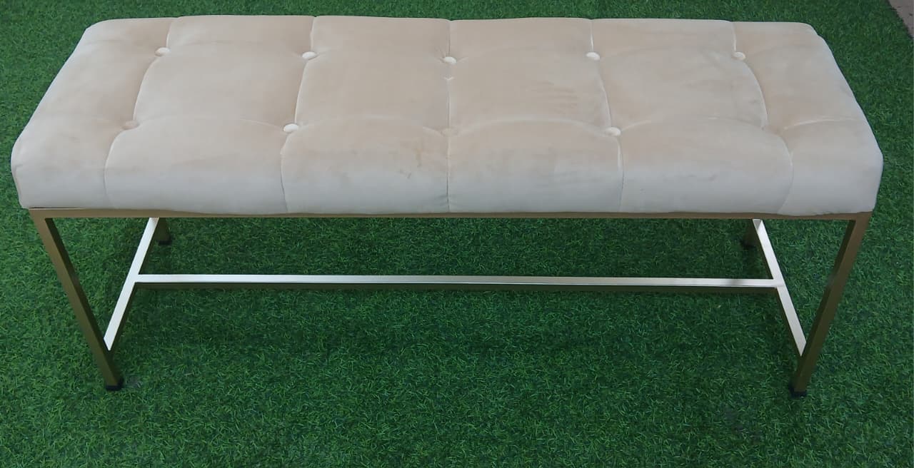 Length ; 4 Ft 
Width ; 18 Inches