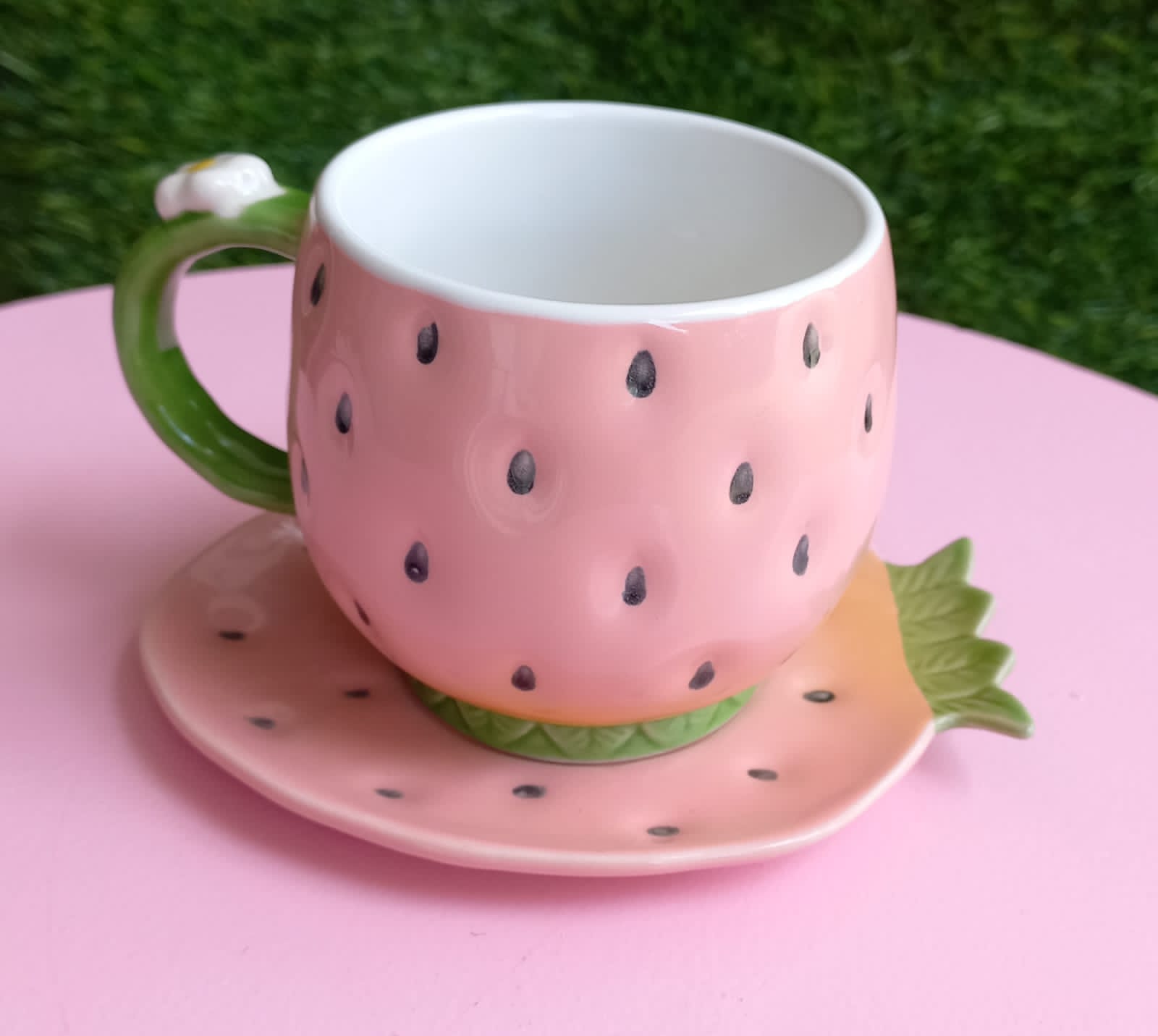 Cup - Diameter : 2.7 Inch , Height : 3 Inch 
Saucer - Diameter : 5 Inches