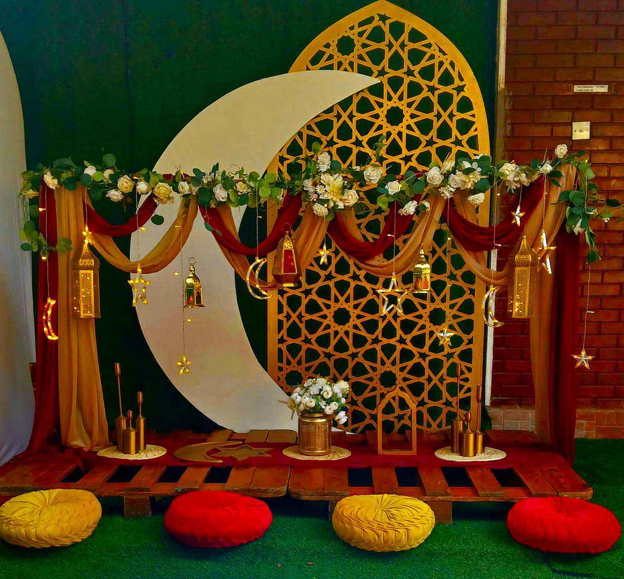 EID SetUp / Red / Gold / Ramadan