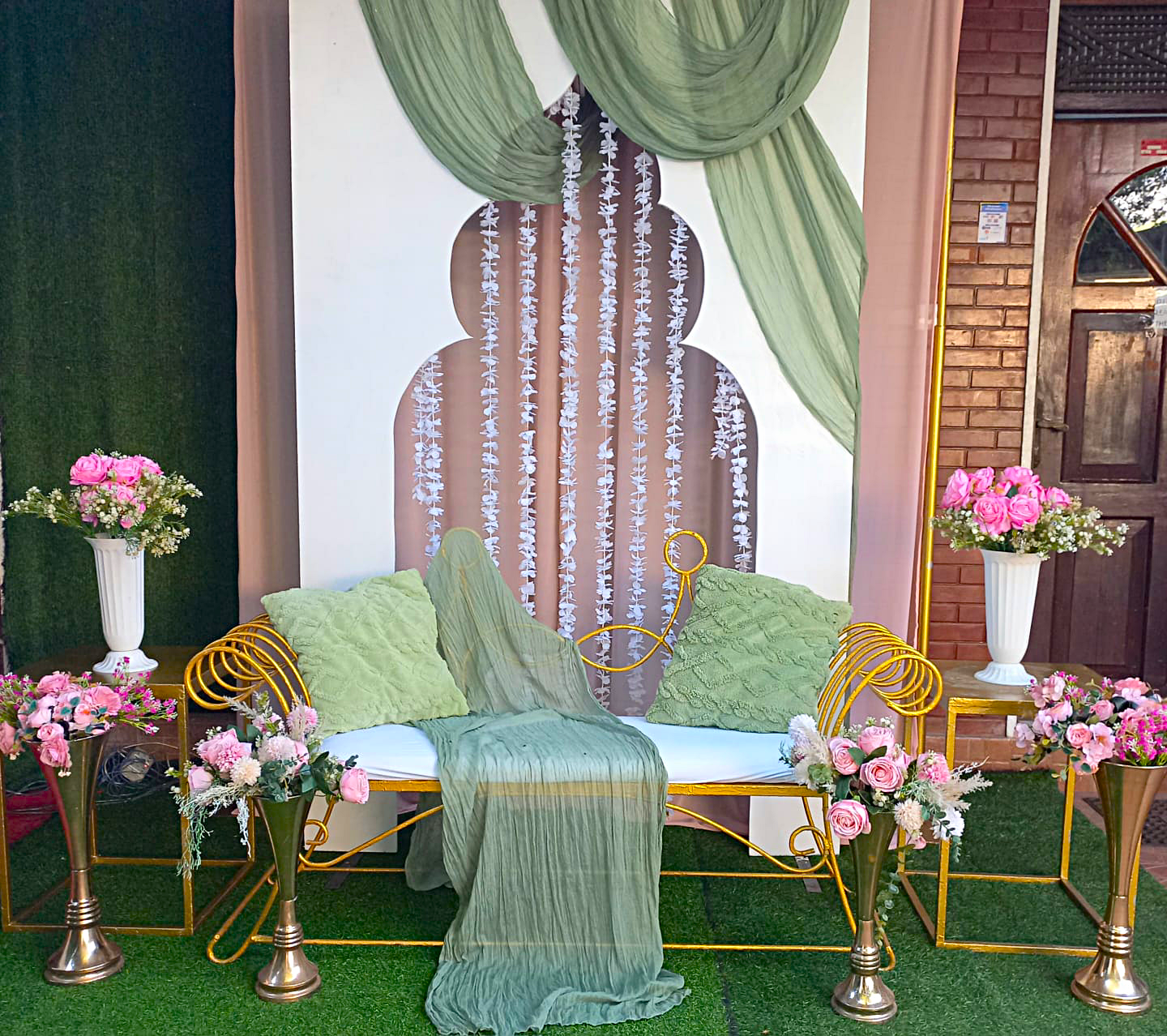 Engagement SetUp / Green / Peach / Wedding