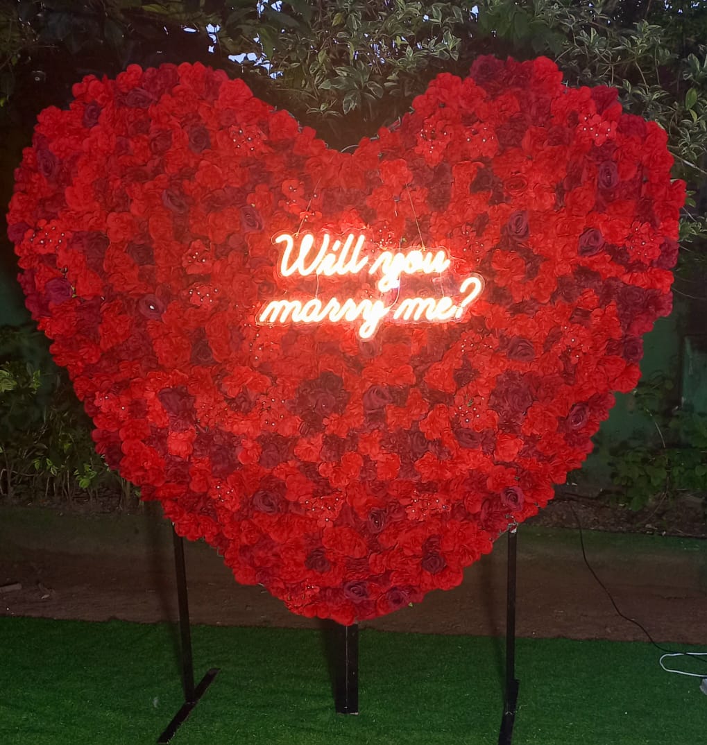 Proposal/ Red Flowers/will you marry me