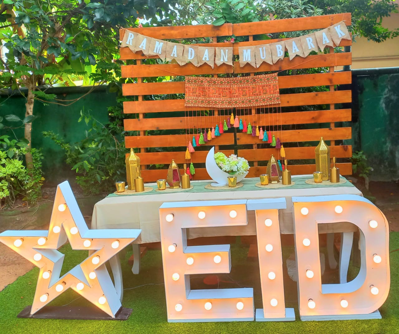 EID SetUp 25 / Gold / Wooden / Pallet / Ramadan / White