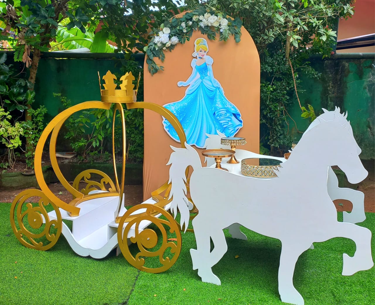 Princess Theme SetUp 01 / Cindrella / Blue / Gold / Carriage / Horse