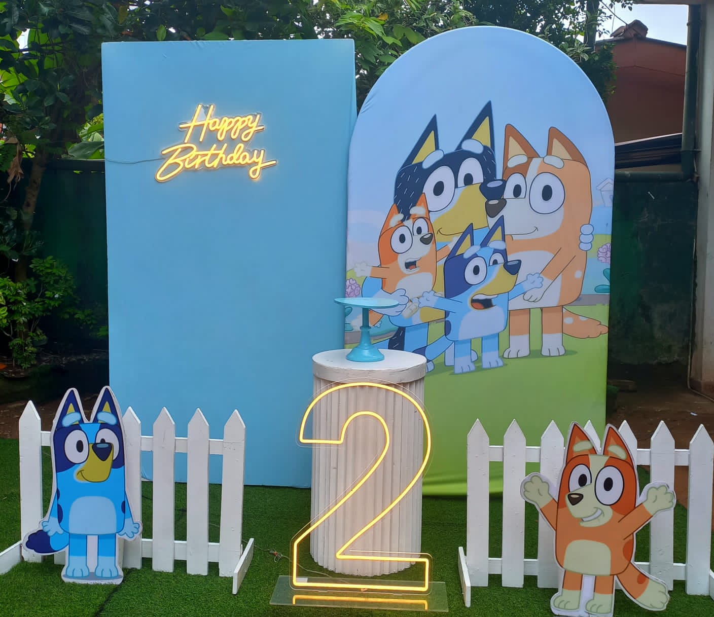 Bluey SetUp 02 / Blue / White