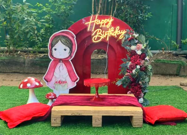 Little Red Ridding Hood SetUp / Red / Maroon / Flower / Photo Shoot / MushRoom