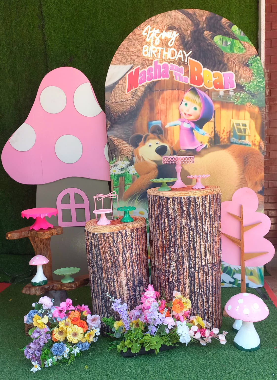 Masha & Bear Theme SetUp / Pink / White / Brown