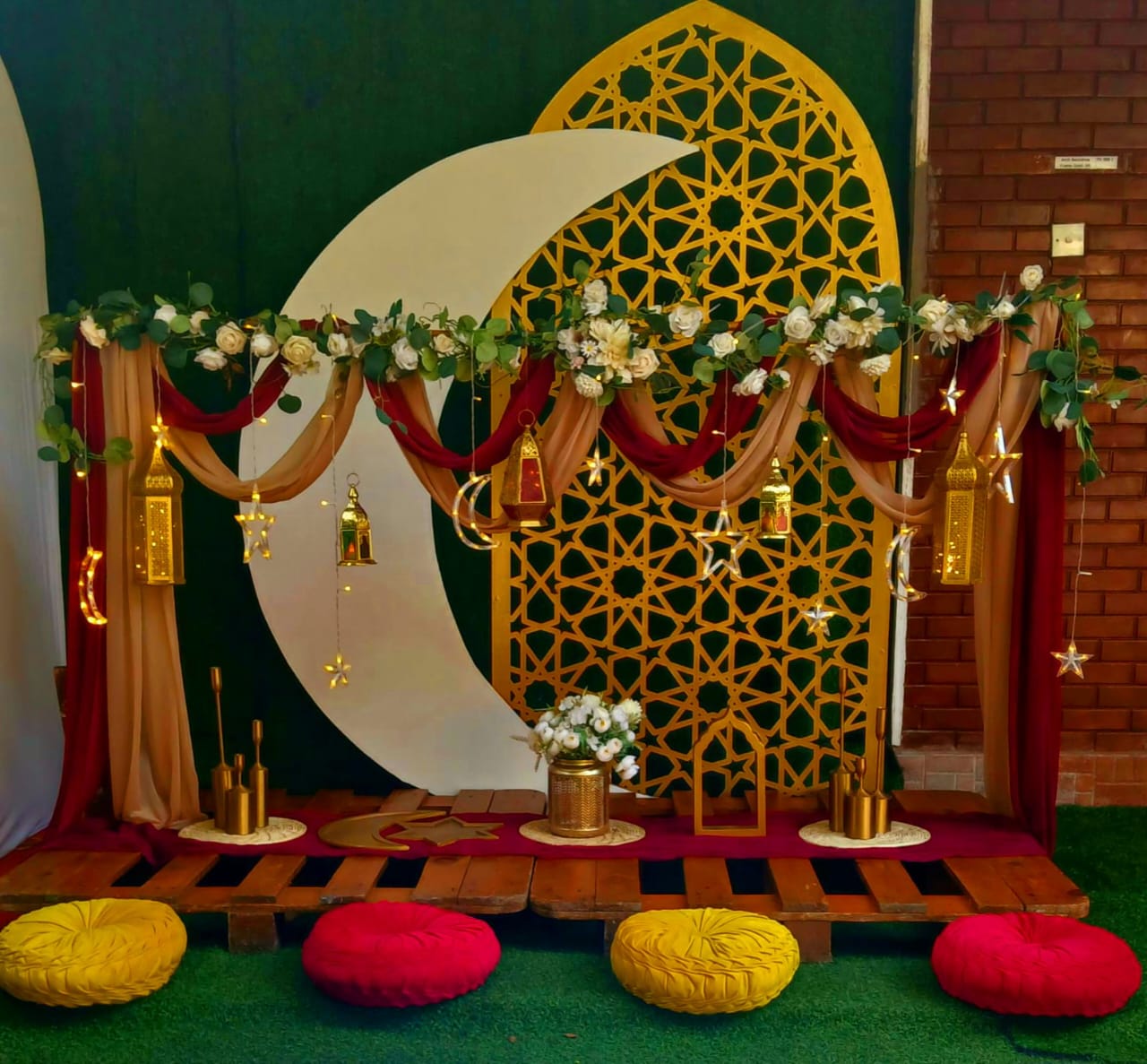 EID SetUp / Red / Gold / Ramadan