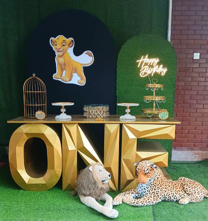 Lion King SetUp / Yellow / Green / Black / Gold / One
