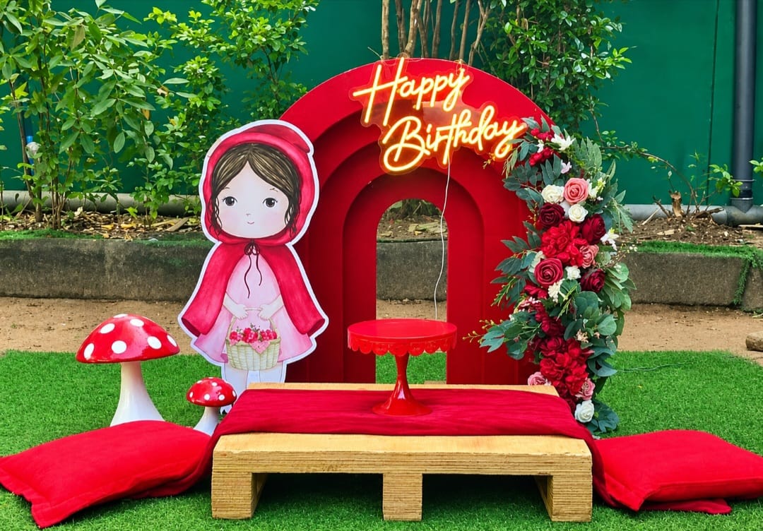 Little Red Ridding Hood SetUp / Red / Maroon / Flower / Photo Shoot / MushRoom