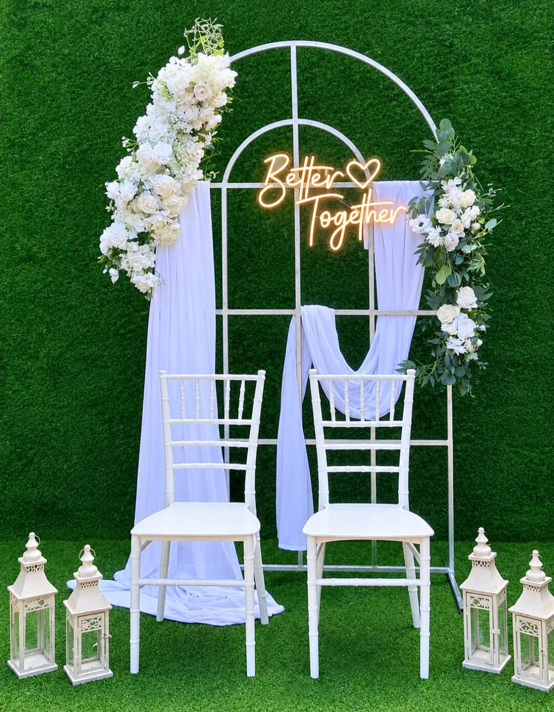 Engagement Theme SetUp / White / Silver / Flower