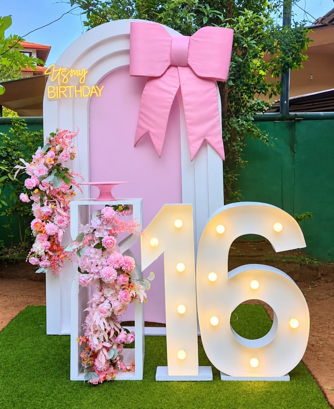 Bow Theme SetUp / Floral / White / Pink