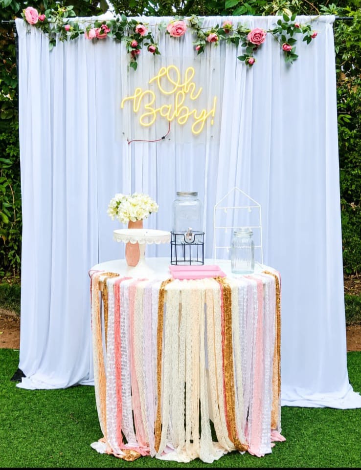 Baby Shower SetUp / White / Flower / Pink / Gender Reveal