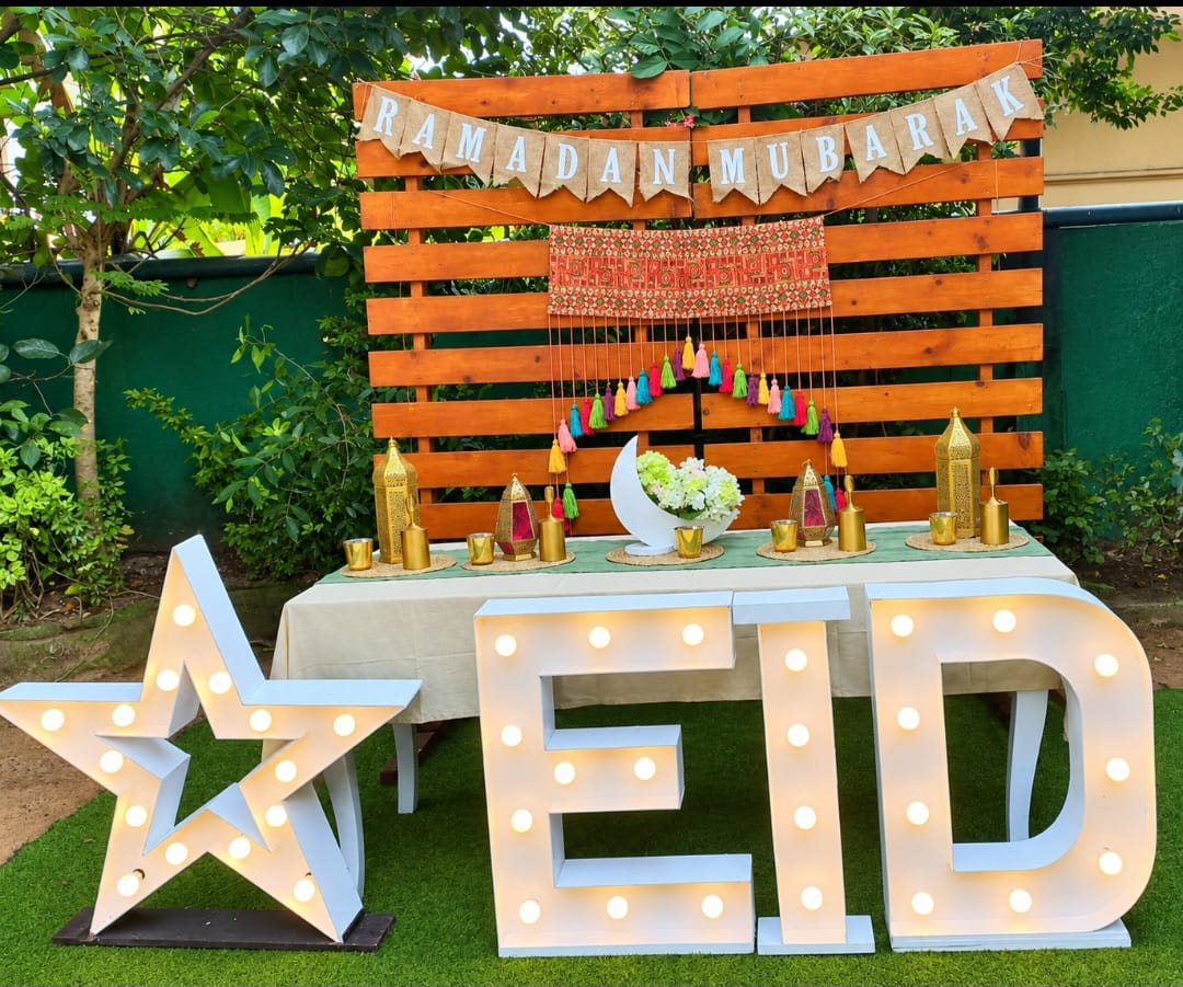 EID SetUp 25 / Gold / Wooden / Pallet / Ramadan / White